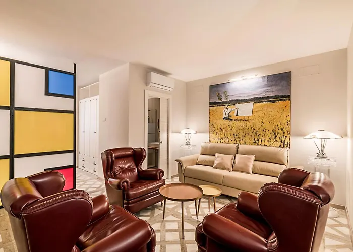 Апартаменты Lyrica - Your At The Opera! *