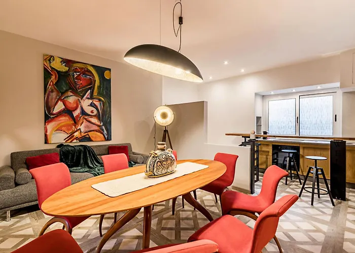 Апартаменты Lyrica - Your At The Opera!