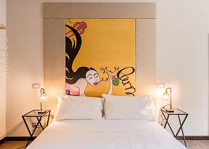 Апартаменты Lyrica - Your At The Opera! *